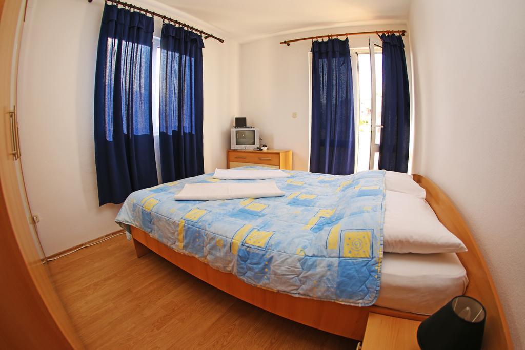 Apartments And Rooms Zvjezdana Hvar Town Room photo